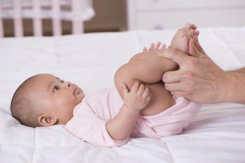 Các biện pháp hỗ trợ tiêu hóa cho trẻ sơ sinh