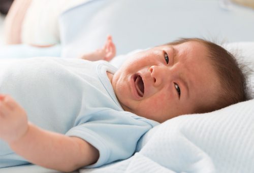 Trẻ sơ sinh bị táo bón kéo dài: nguyên nhân và cách cải thiện hiệu quả