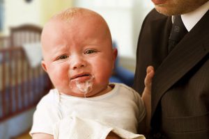 Em bé bị trớ sữa: khi nào là bất thường?