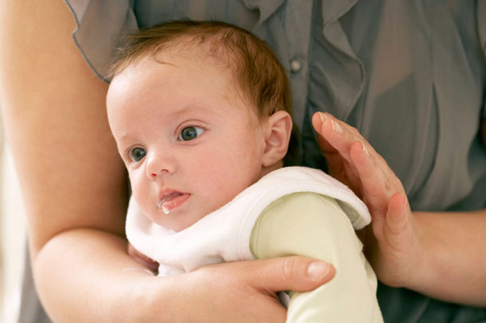 Mẹo trị nôn trớ ở trẻ sơ sinh