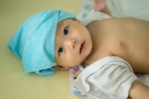Trẻ bị sốt và nôn: Nguyên nhân và cách cải thiện