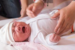 Trẻ sơ sinh bị nhiễm trùng đường ruột có nguy hiểm không?