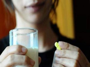Trẻ bị tiêu chảy uống sữa đậu nành được không?