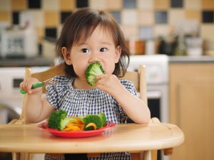 Trẻ biếng ăn bị nôn trớ, làm thế nào để cải thiện?