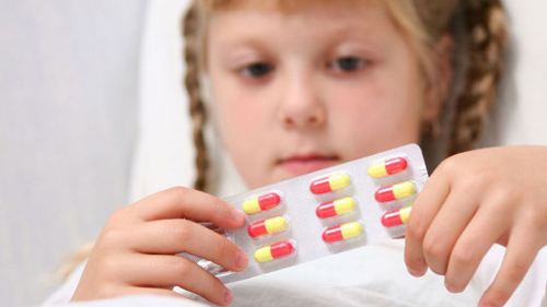 Trẻ viêm phổi uống kháng sinh bị rối loạn tiêu hóa?