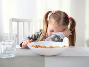 Trẻ bị đau bụng chóng mặt buồn nôn là bị bệnh gì?