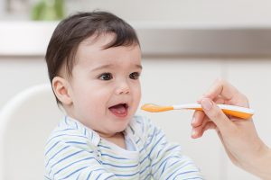 Những yếu tố ảnh hưởng đến việc trẻ tiêu hóa thức ăn