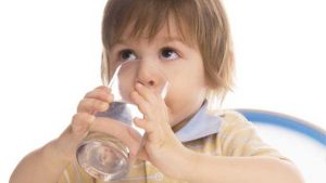 Trẻ bị đau bụng nôn không sốt: Nguyên nhân và cách cải thiện
