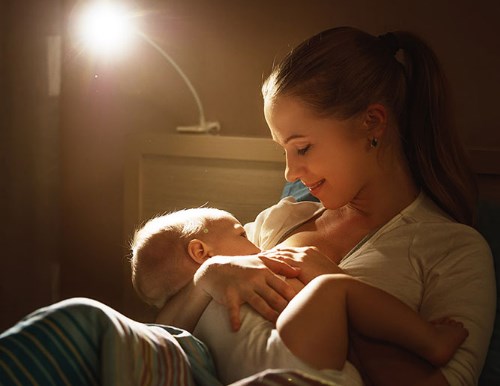 Trẻ sơ sinh bỏ bú đêm liệu có thiếu dưỡng chất không