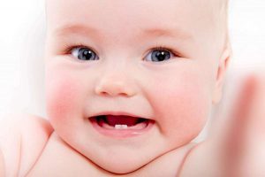  Góc giải đáp: Trẻ mọc răng sớm có sao không?