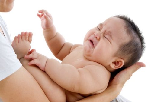 Trẻ 1 tháng tuổi đầy bụng làm thế nào để cải thiện nhanh chóng?