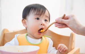 Trẻ ăn không tiêu buồn nôn khó thở nguyên nhân do đâu?