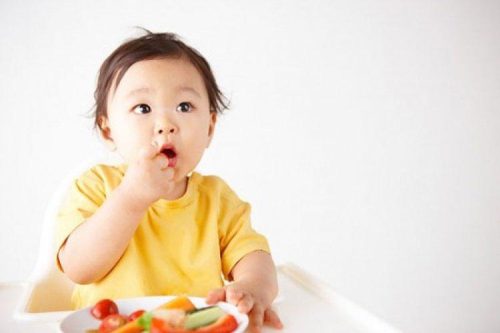 Giải đáp giúp mẹ: trẻ tiêu chảy ăn rau củ được không?