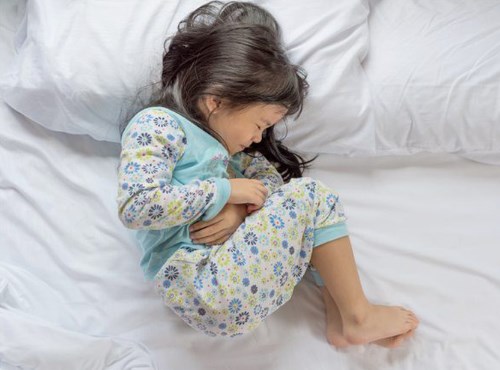 Trẻ ăn sáng xong đau bụng: Nguyên nhân và cách xử lý?