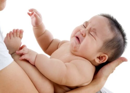 Làm sao biết trẻ sơ sinh đau bụng? Nguyên nhân và cách xử lý