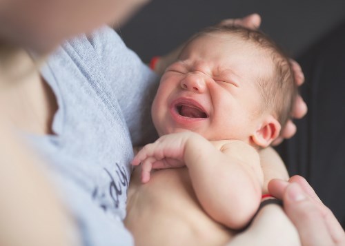Trẻ sơ sinh đau bụng thì phải làm sao để xử trí kịp thời?
