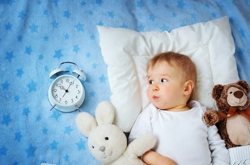 Nếu trẻ lười ăn khó ngủ, mẹ phải làm sao?