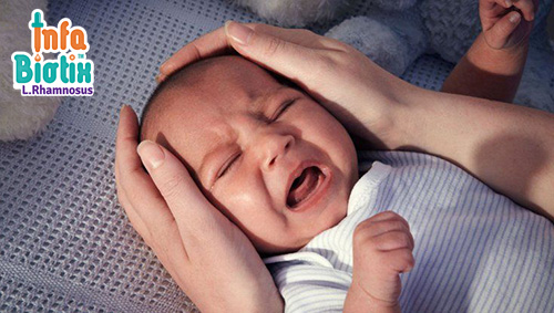 Những điều mẹ cần biết về hội chứng trẻ khóc Colic buổi đêm